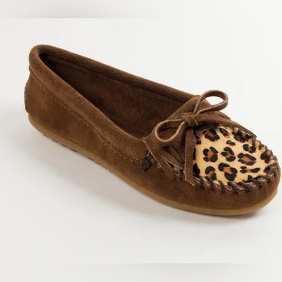 Minnetonka Moccasin Leopard Kilty Women’s Size 7 - Picture 1 of 11